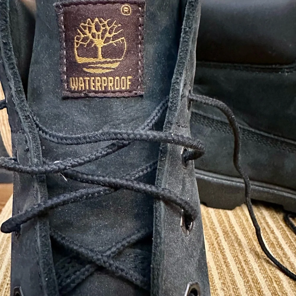 Timberland Boy’s Black Leather Waterproof Boots- used very little - Picture 5 of 7